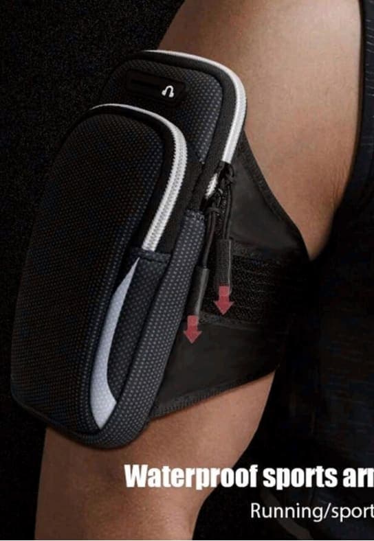 Cover para teléfono negro con borde blanco